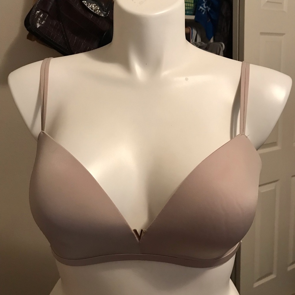 Victoria’s Secret Bra 34 DD great condition